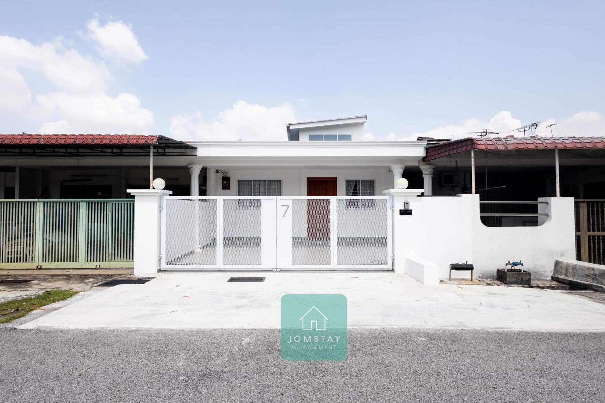 Jomstay Muji 19 & 7 Inn Ipoh Garden 8-10 Pax Luaran gambar